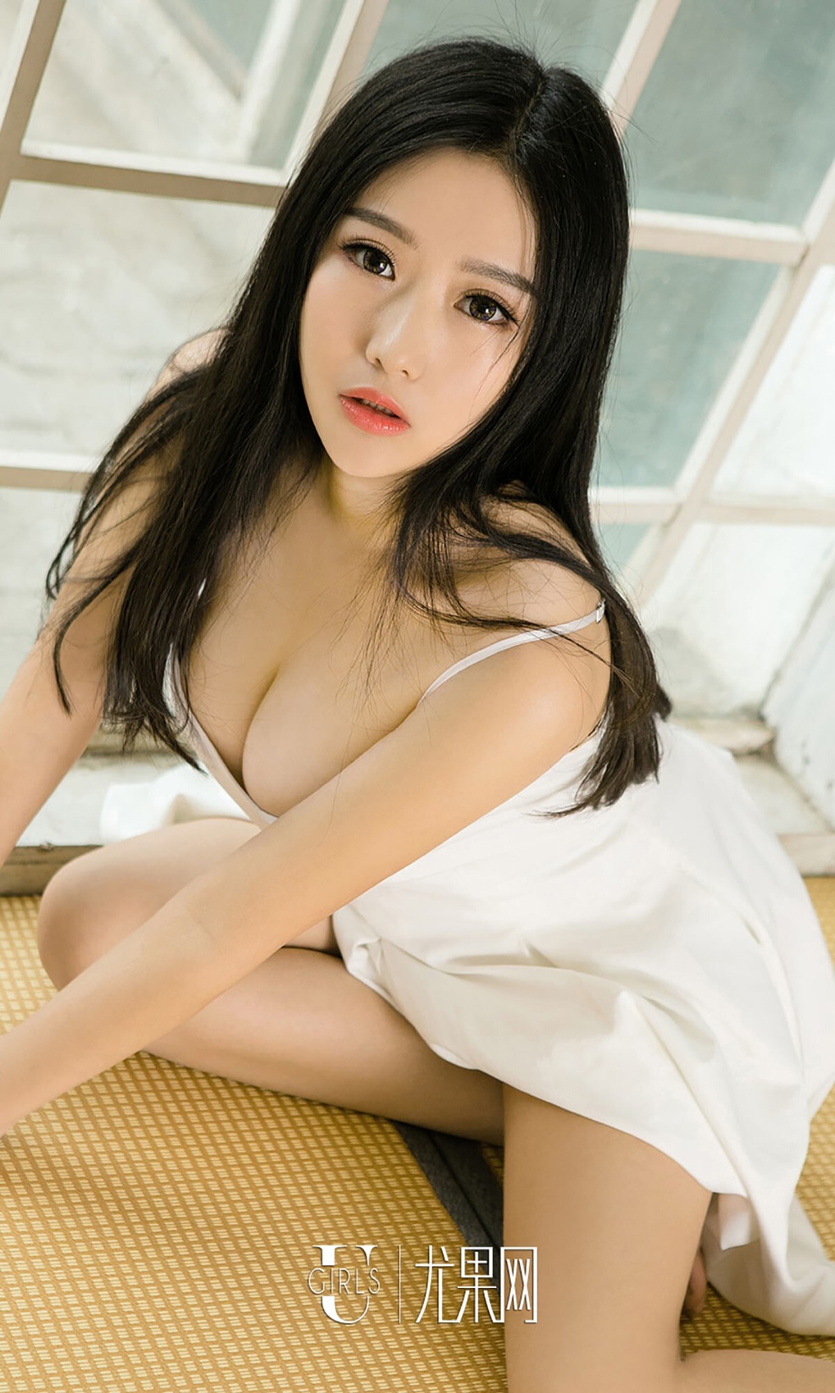 [尤果性感美女爱尤物]APP2017 No.714 倪叶藤